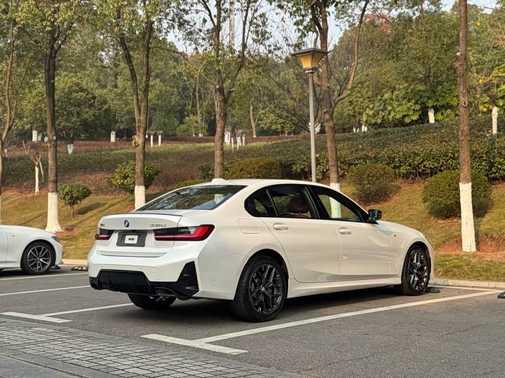 Фото 9 - BMW 3 Series