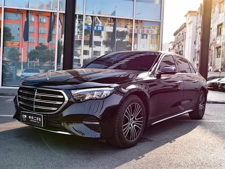 Фото 1 - Mercedes-Benz E-Class