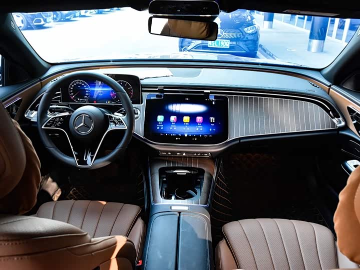 Фото 6 - Mercedes-Benz E-Class