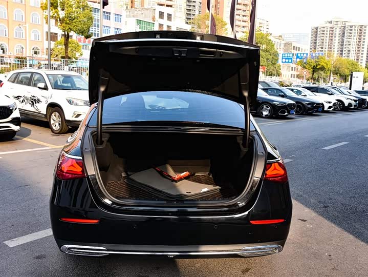 Фото 9 - Mercedes-Benz E-Class