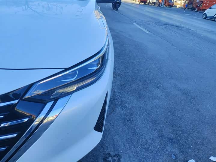 Фото 5 - Nissan Sylphy