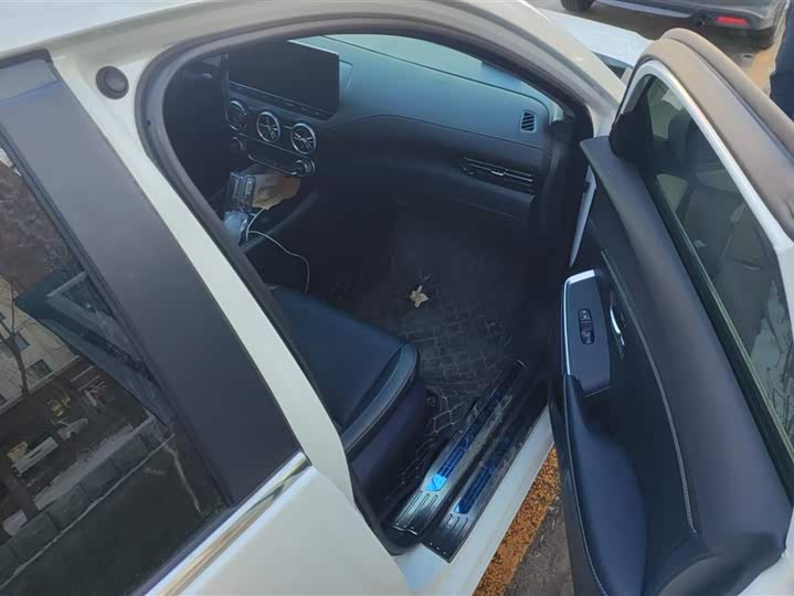 Фото 8 - Nissan Sylphy