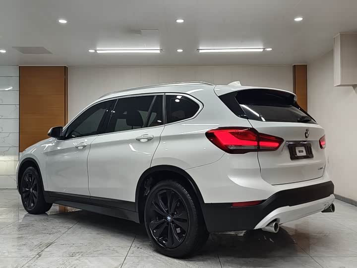 Фото 6 - BMW X1