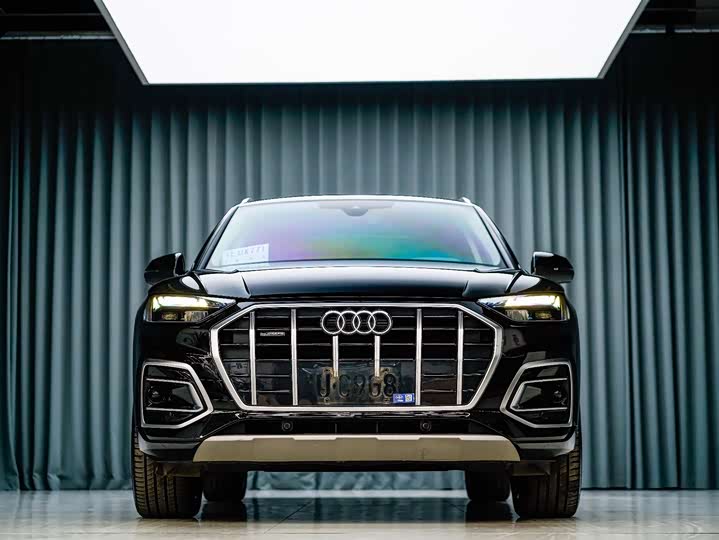 Фото 2 - Audi Q5L