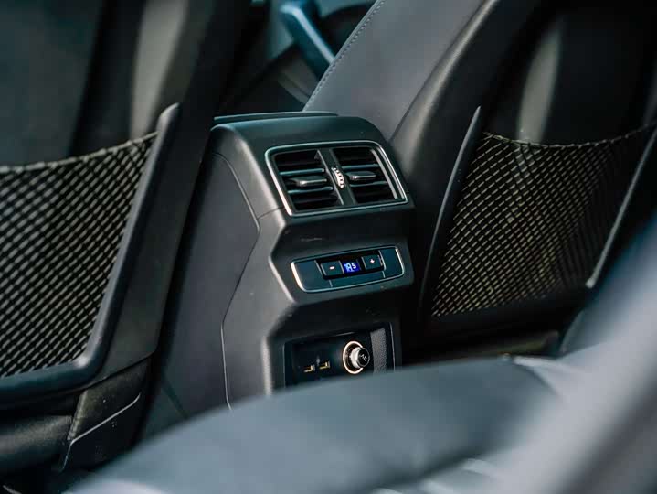 Фото 7 - Audi Q5L