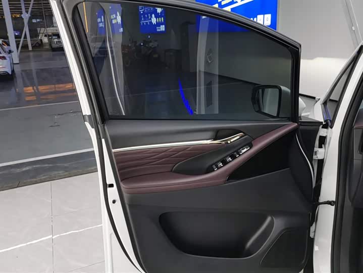 Фото 7 - GAC Trumpchi M8