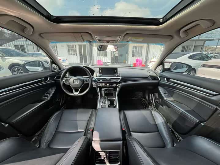 Фото 5 - Honda Accord