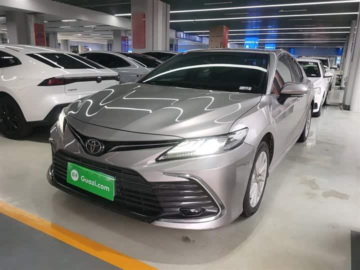 Фото 1 - Toyota Camry
