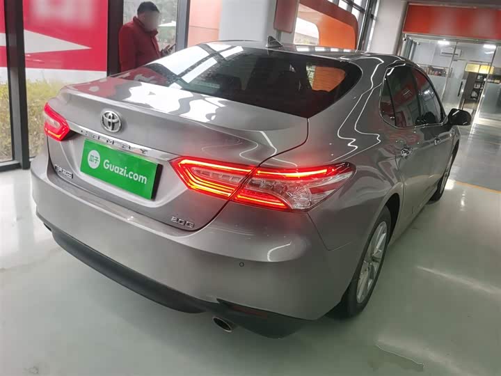 Фото 7 - Toyota Camry