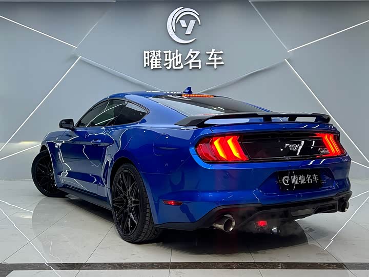 Фото 4 - Ford Mustang