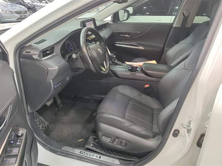 Фото 9 - Toyota Harrier