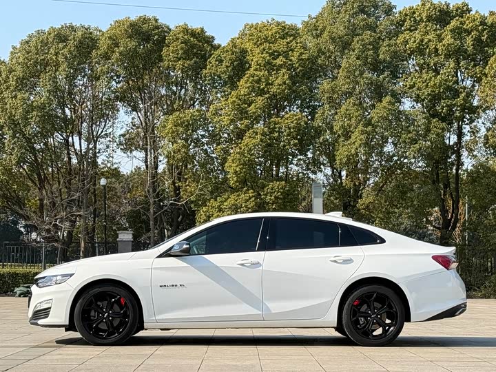 Фото 3 - Chevrolet Malibu XL