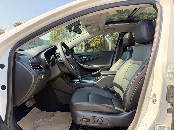 Фото 6 - Chevrolet Malibu XL