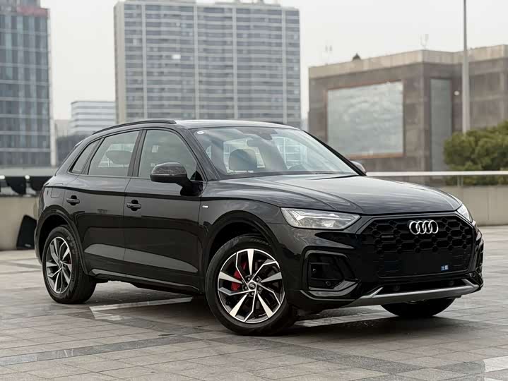 Фото 3 - Audi Q5L