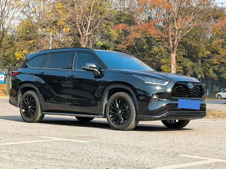 Фото 1 - Toyota Highlander