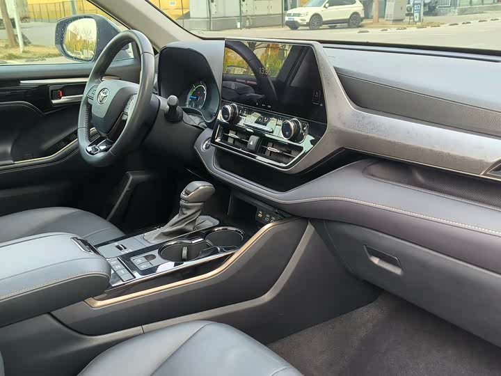 Фото 6 - Toyota Highlander