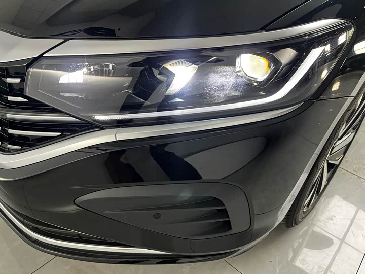 Фото 6 - Volkswagen Passat