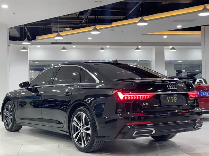 Фото 7 - Audi A6L