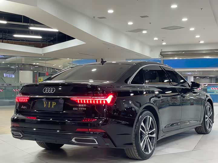 Фото 9 - Audi A6L