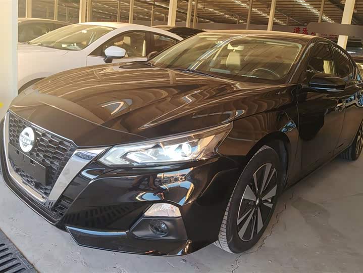 Фото 1 - Nissan Teana