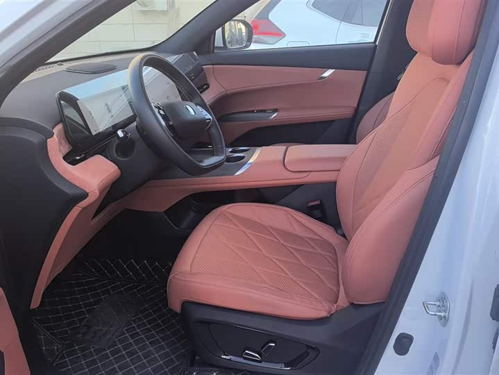 Фото 9 - Changan CS75 Plus