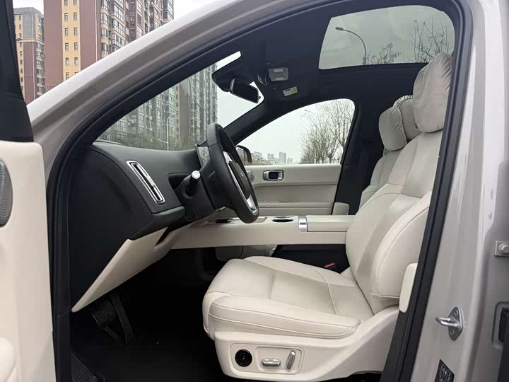 Фото 8 - LiXiang L6