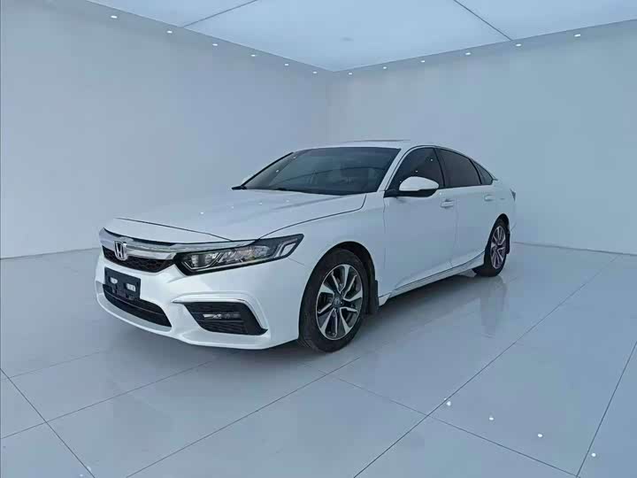 Фото 1 - Honda Inspire