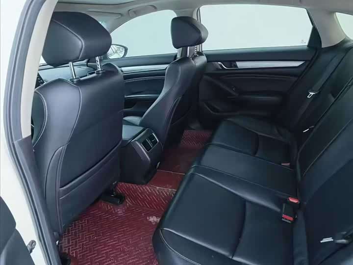 Фото 6 - Honda Inspire