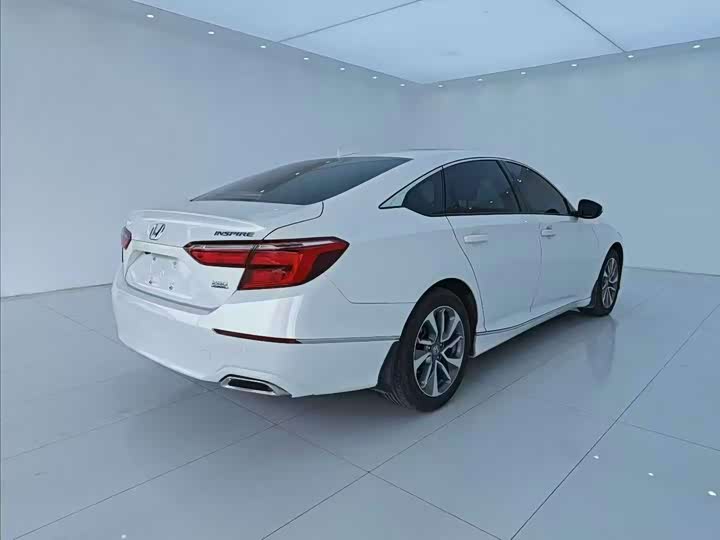 Фото 9 - Honda Inspire