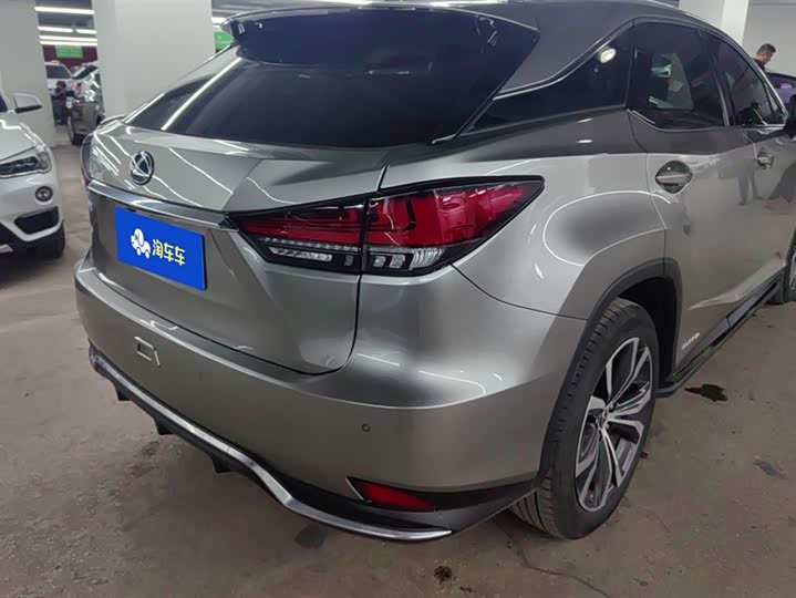 Фото 3 - Lexus RX