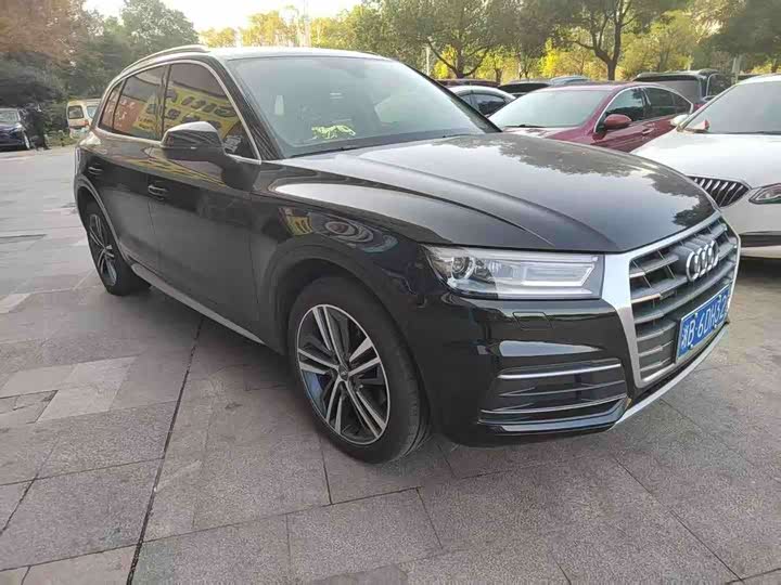 Фото 8 - Audi Q5L