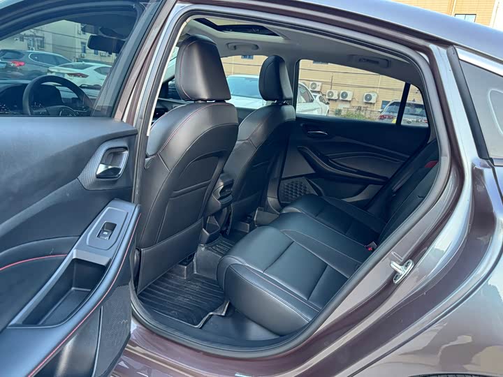 Фото 8 - MG Motor 5