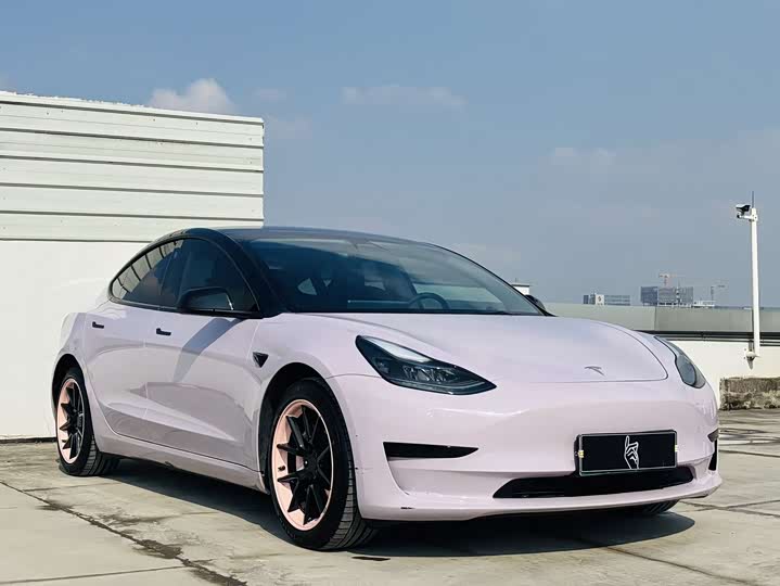 Фото 3 - Tesla Model 3