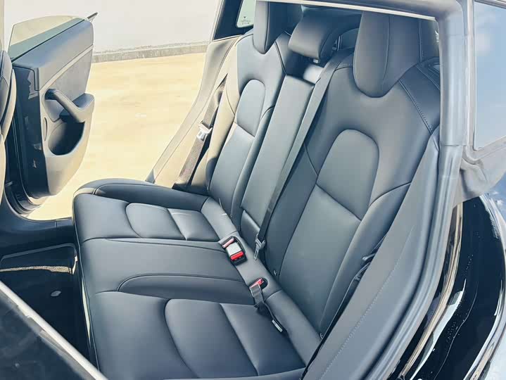 Фото 5 - Tesla Model 3