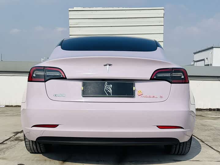 Фото 8 - Tesla Model 3