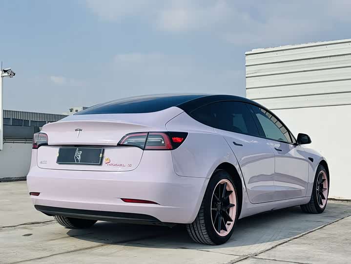 Фото 9 - Tesla Model 3