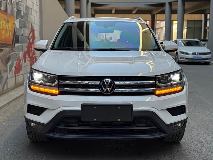 Фото 2 - Volkswagen Tharu