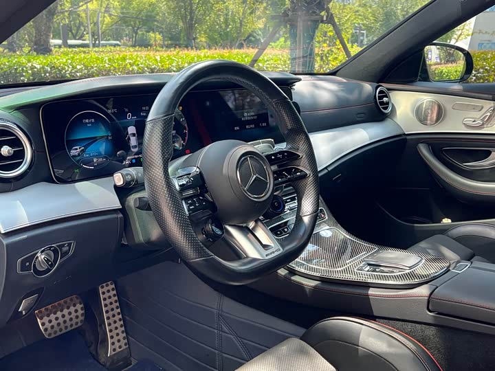 Фото 7 - Mercedes-Benz E-Class AMG