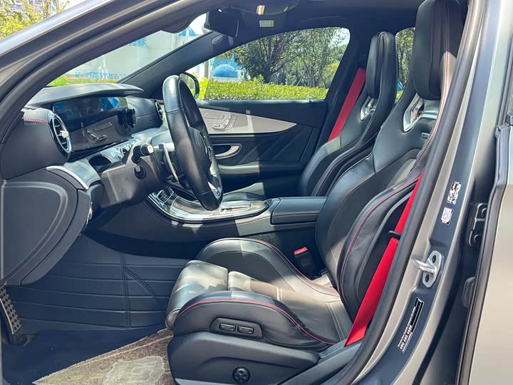 Фото 9 - Mercedes-Benz E-Class AMG