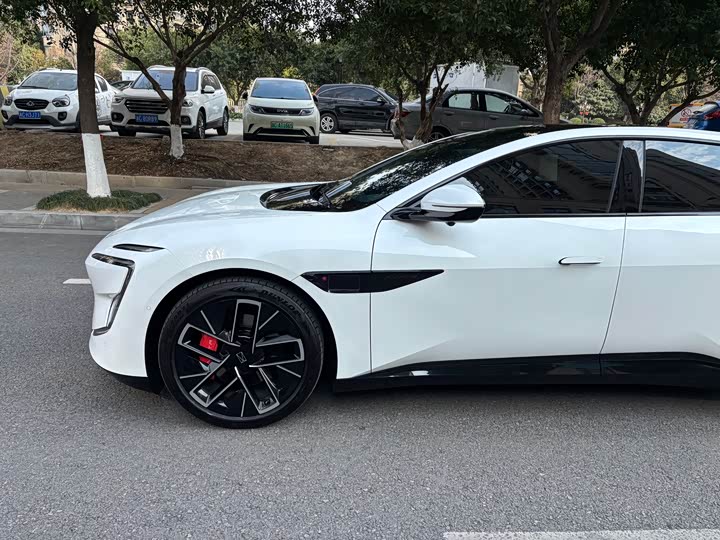 Фото 3 - Avatr 12