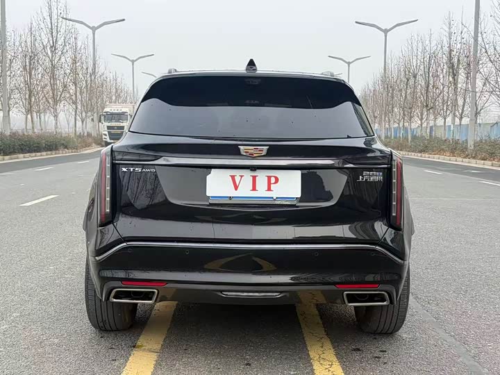 Фото 8 - Cadillac XT5