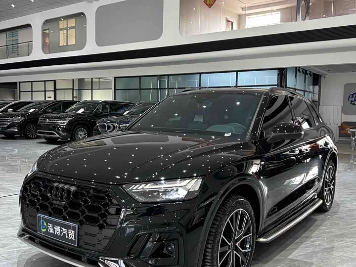 Фото 1 - Audi Q5L