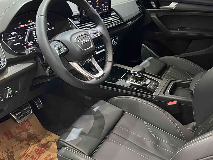 Фото 4 - Audi Q5L