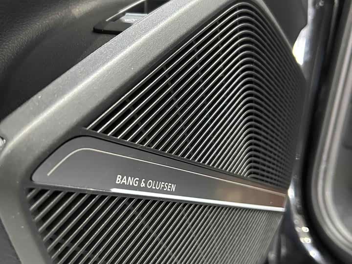 Фото 5 - Audi Q5L