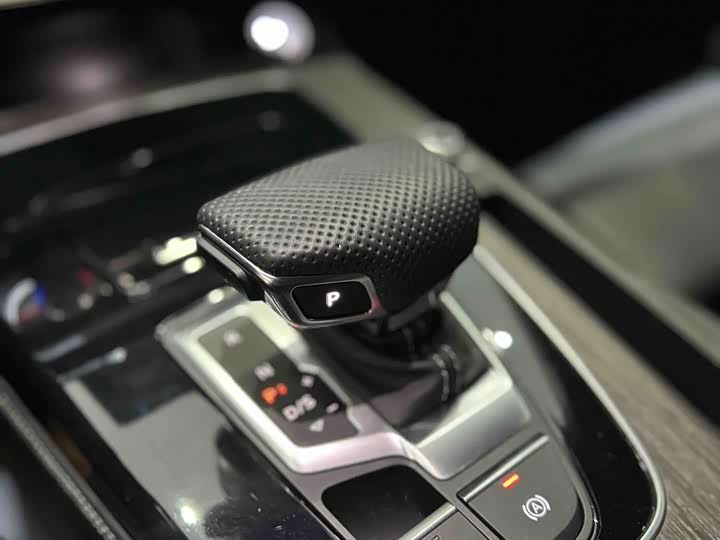 Фото 7 - Audi Q5L