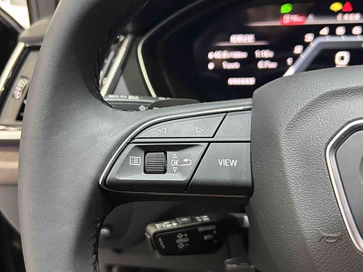 Фото 9 - Audi Q5L