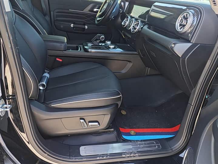 Фото 2 - Tank 300