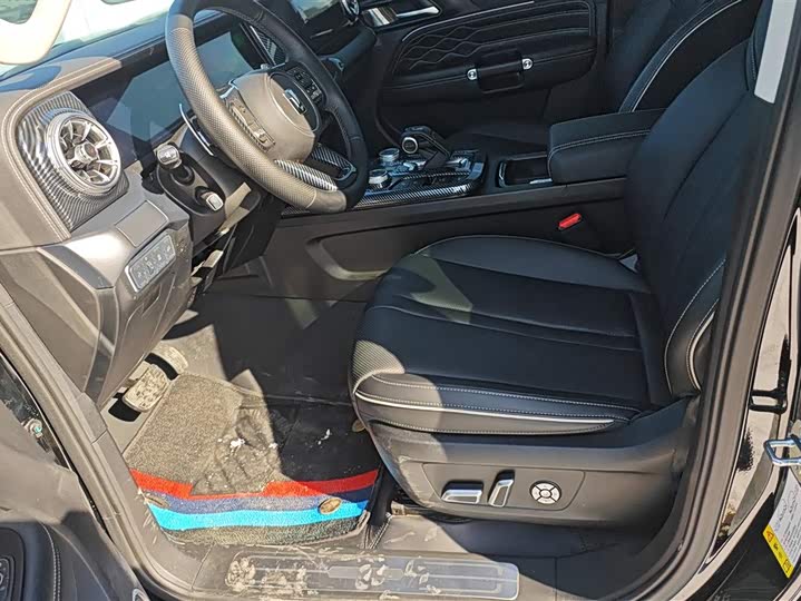 Фото 3 - Tank 300