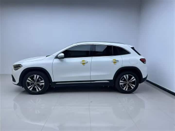 Фото 4 - Mercedes-Benz GLA-Class