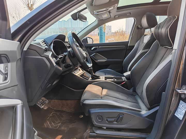 Фото 4 - Audi Q3